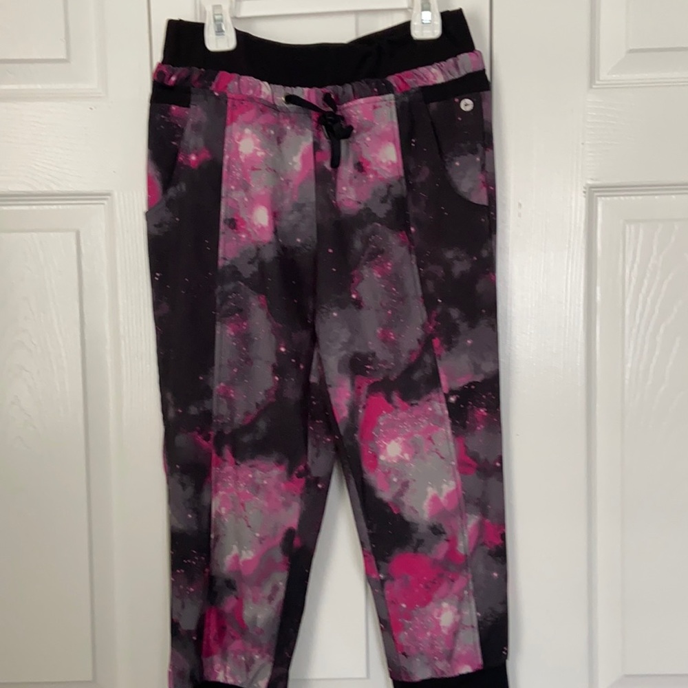 Lady’s 90 Degree capris